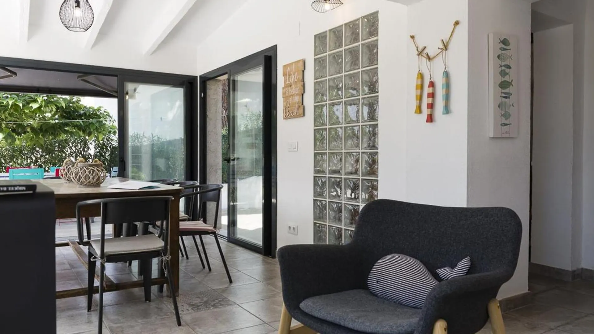 Casa L'Escala, 3 Dormitorios, 5 Personas - Es-325-18 Torroella De Montgri 0*,  Spain